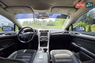 Седан Ford Fusion 2016 в 