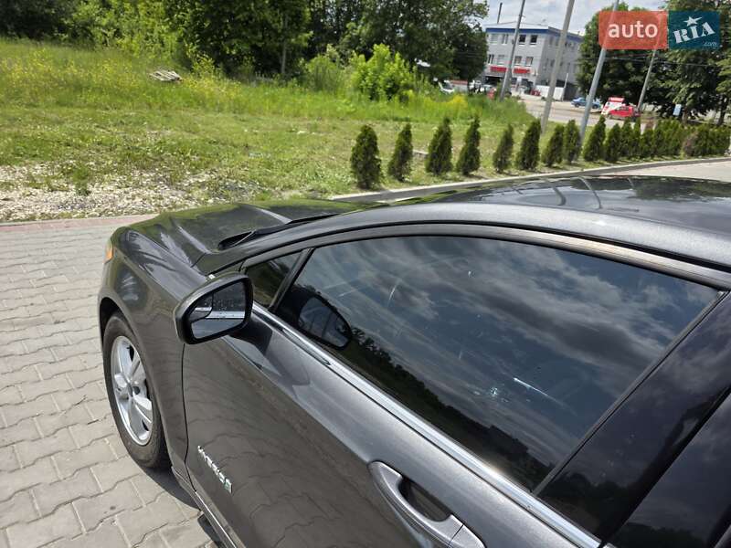 Седан Ford Fusion 2016 в Тернополе