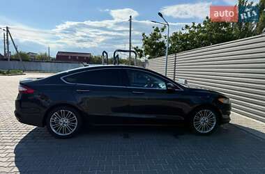 Седан Ford Fusion 2014 в 