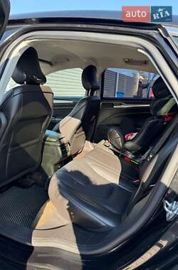 Седан Ford Fusion 2014 в 
