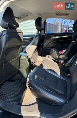 Седан Ford Fusion 2014 в 