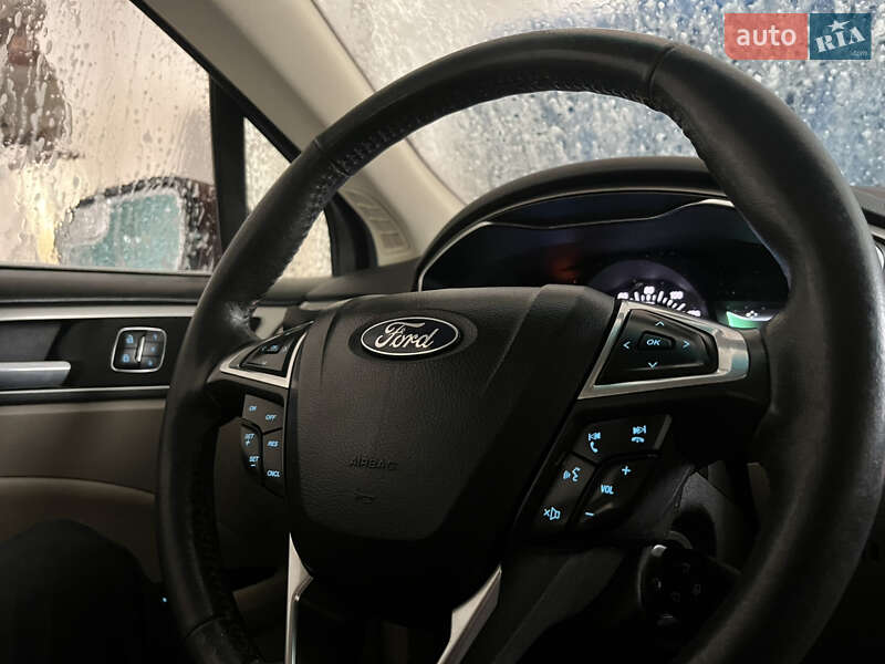 Седан Ford Fusion 2015 в Киеве
