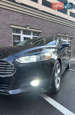 Седан Ford Fusion 2014 в 