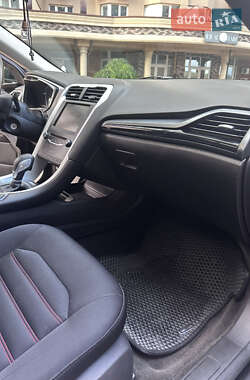 Седан Ford Fusion 2014 в 