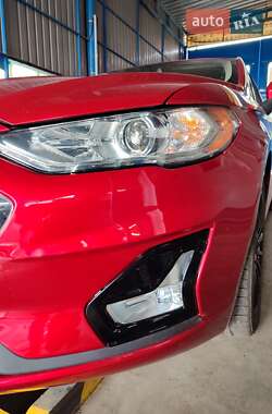 Седан Ford Fusion 2019 в 
