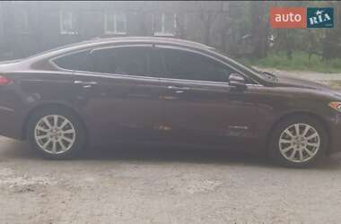 Седан Ford Fusion 2019 в 