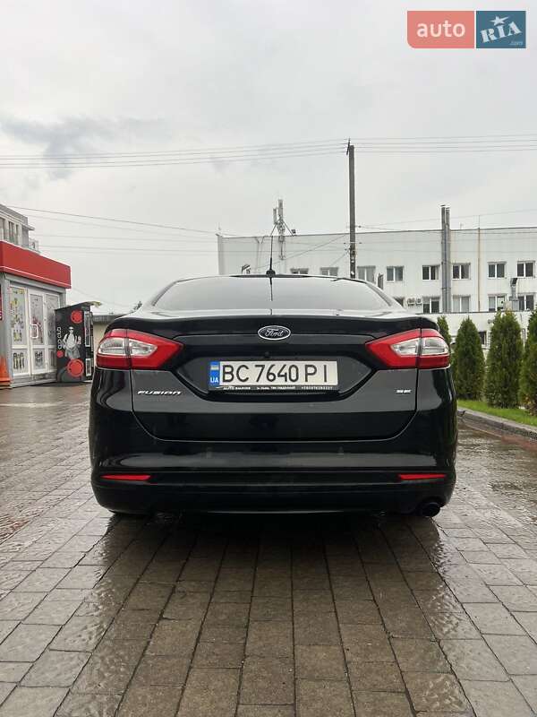 Седан Ford Fusion 2012 в Львове