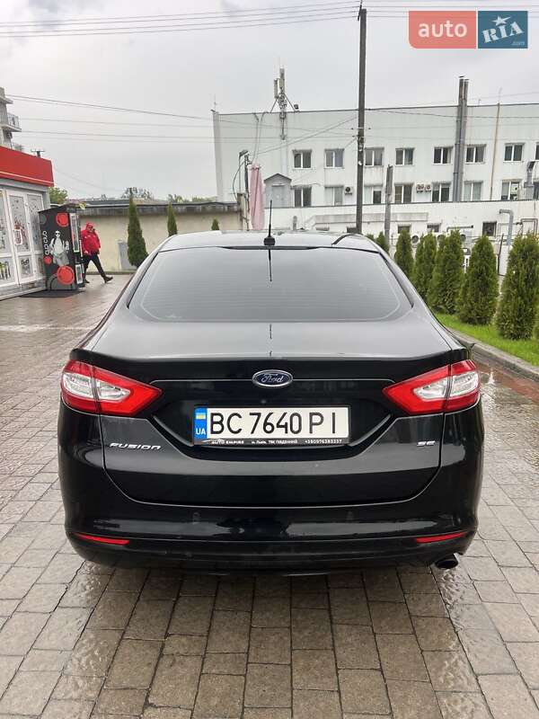 Седан Ford Fusion 2012 в Львове