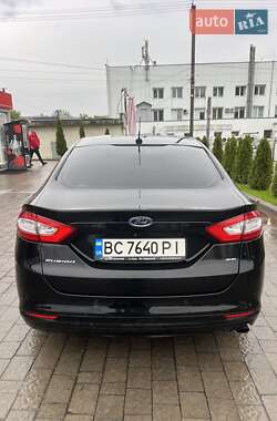 Седан Ford Fusion 2012 в 