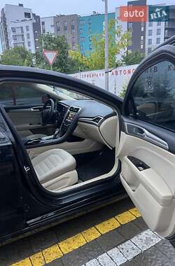 Седан Ford Fusion 2012 в 