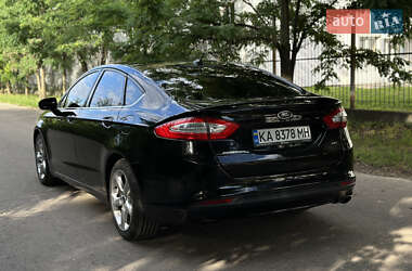 Седан Ford Fusion 2015 в 