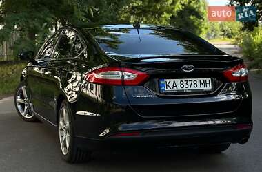 Седан Ford Fusion 2015 в 