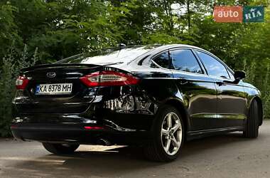 Седан Ford Fusion 2015 в 