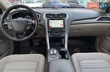 Седан Ford Fusion 2019 в 