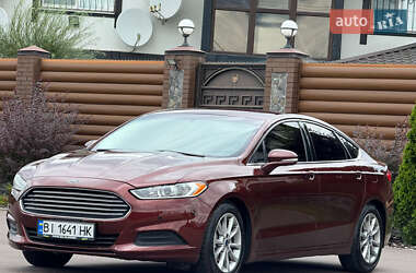 Седан Ford Fusion 2015 в 