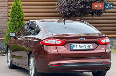 Седан Ford Fusion 2015 в 