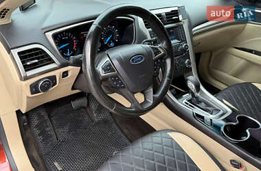 Седан Ford Fusion 2015 в 