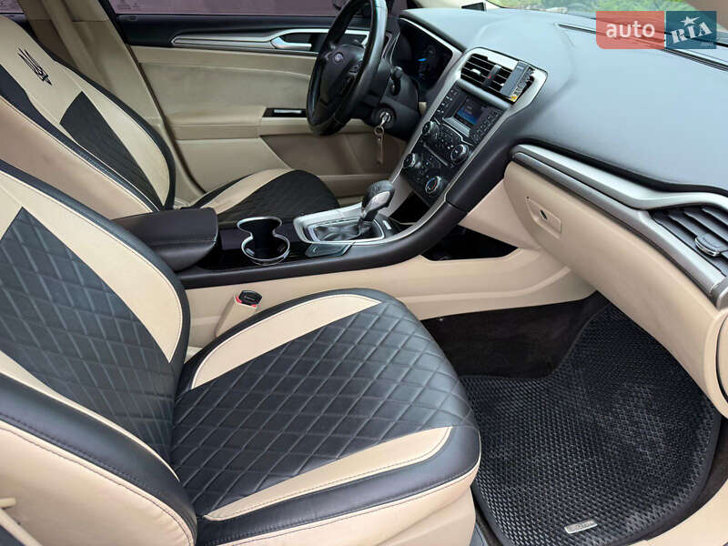 Седан Ford Fusion 2015 в Києві