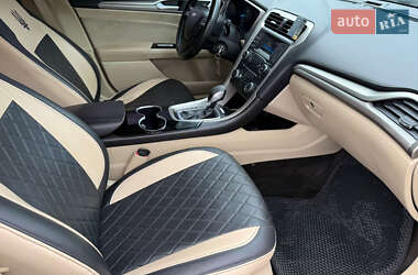 Седан Ford Fusion 2015 в 