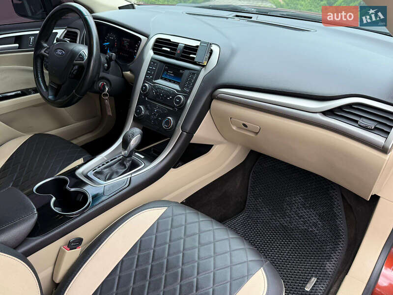 Седан Ford Fusion 2015 в Києві