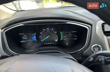 Седан Ford Fusion 2019 в 