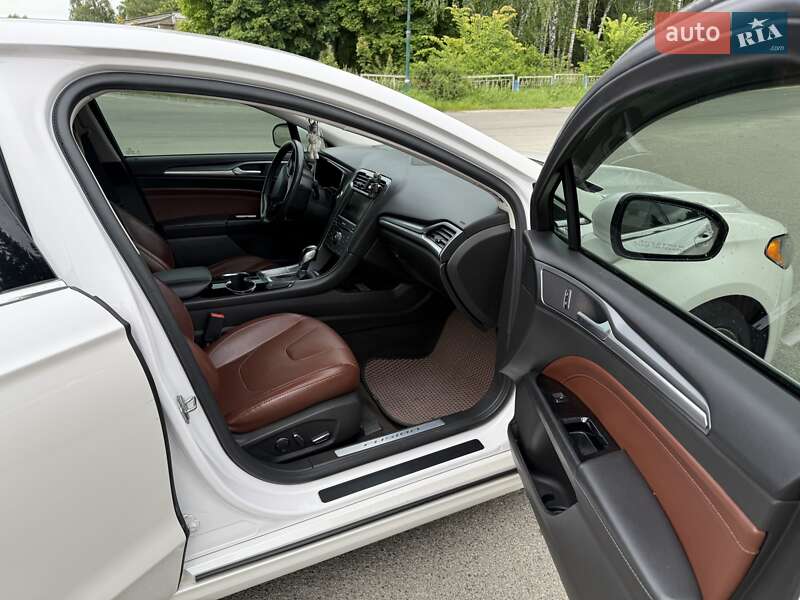 Седан Ford Fusion 2014 в Вышгороде