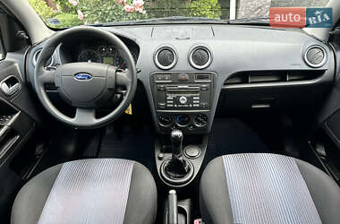 Хэтчбек Ford Fusion 2007 в 