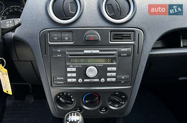 Хэтчбек Ford Fusion 2007 в 