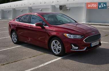 Седан Ford Fusion 2018 в 