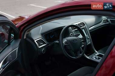 Седан Ford Fusion 2018 в 