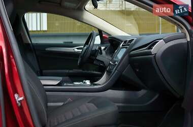 Седан Ford Fusion 2018 в 