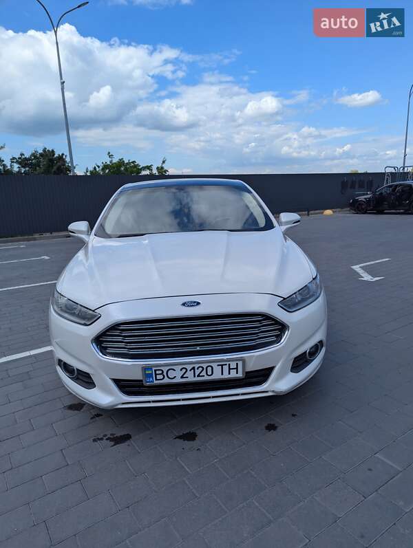 Седан Ford Fusion 2015 в Шептицькому
