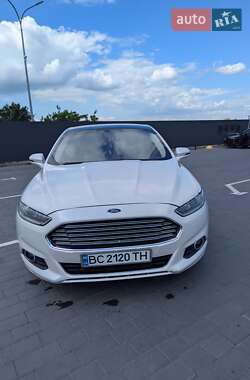 Седан Ford Fusion 2015 в 