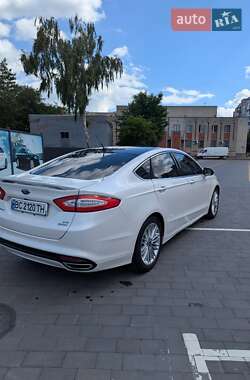 Седан Ford Fusion 2015 в 