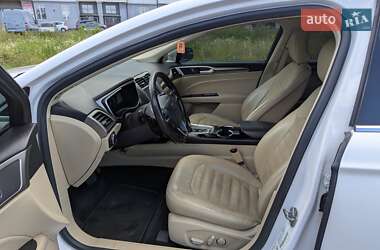 Седан Ford Fusion 2015 в 