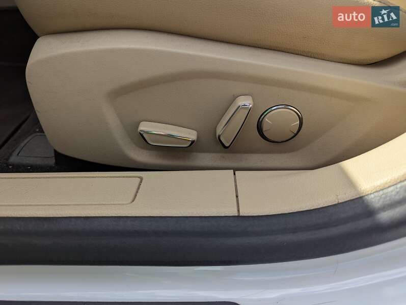 Седан Ford Fusion 2015 в Шептицькому