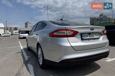 Седан Ford Fusion 2013 в 