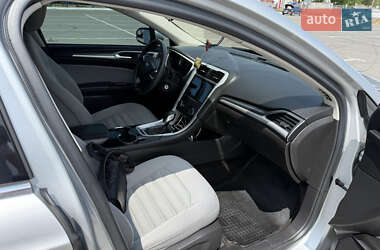 Седан Ford Fusion 2013 в 