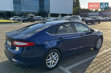 Седан Ford Fusion 2014 в 