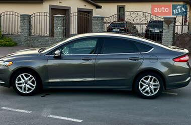 Седан Ford Fusion 2013 в 
