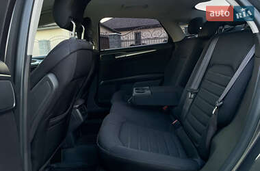 Седан Ford Fusion 2013 в 