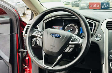 Седан Ford Fusion 2017 в 