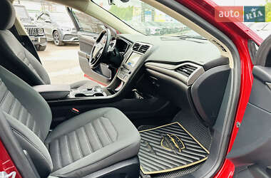 Седан Ford Fusion 2017 в 