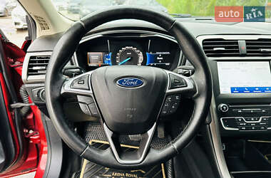 Седан Ford Fusion 2017 в 