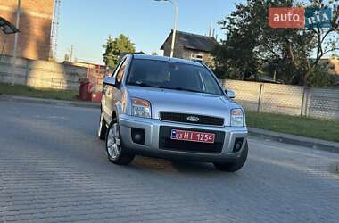 Хэтчбек Ford Fusion 2006 в 