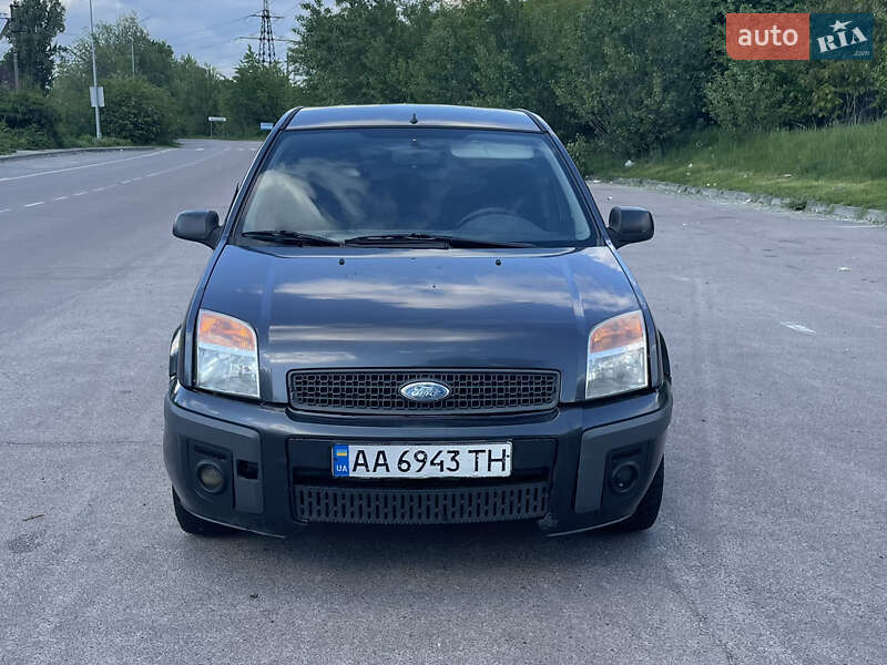 Хэтчбек Ford Fusion 2008 в 