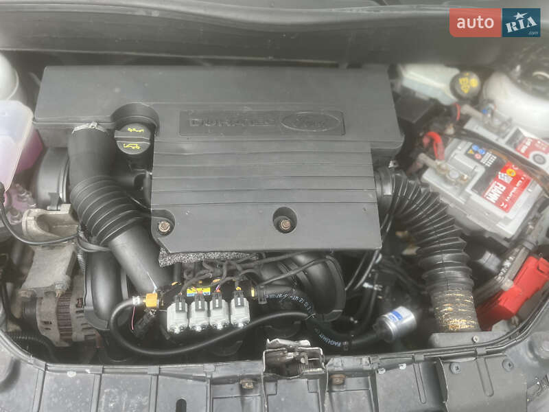 Хэтчбек Ford Fusion 2011 в Нежине