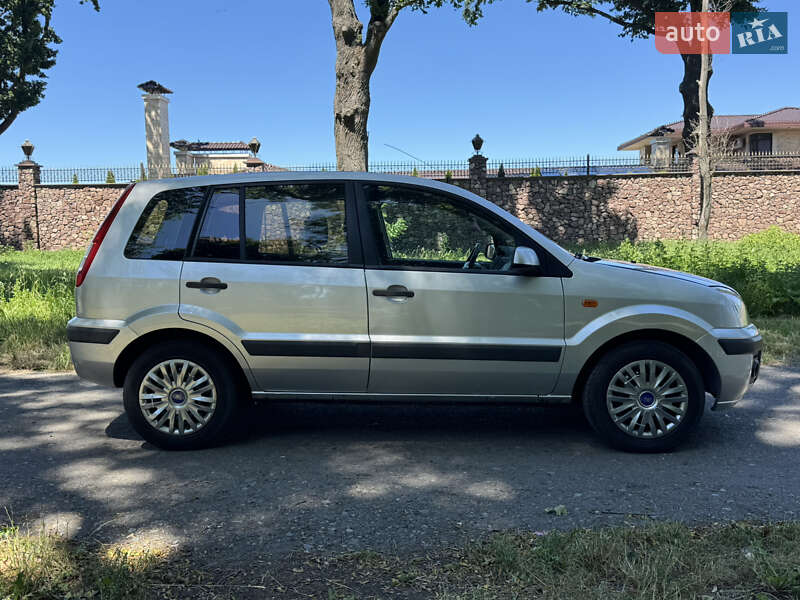 Хэтчбек Ford Fusion 2008 в Звягеле
