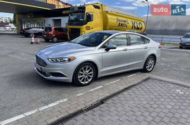Седан Ford Fusion 2017 в 