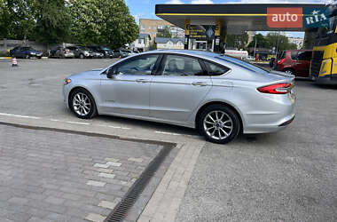 Седан Ford Fusion 2017 в 